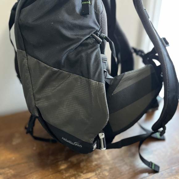 MindShift Gear rotation180° Panorama Camera Adventure Backpack (Charcoal) - Picture 9 of 14